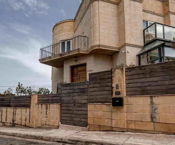 Talbot And Bons Deluxe Flat Gudja