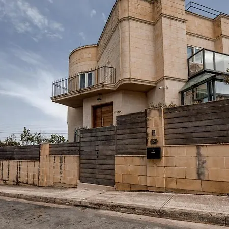 Talbot And Bons Deluxe Flat Gudja