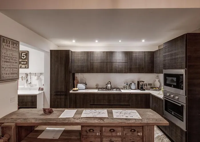 Talbot And Bons Deluxe Flat Gudja